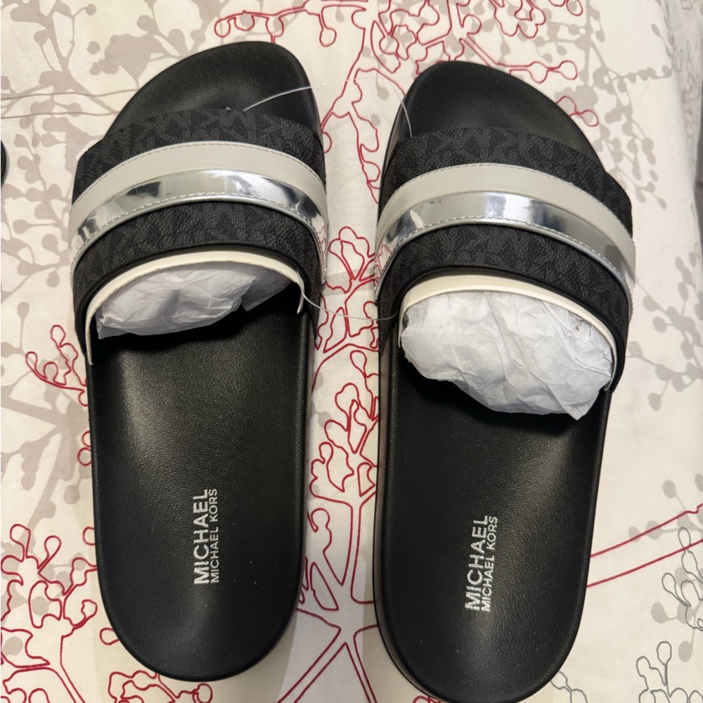 MK - women’s slide
